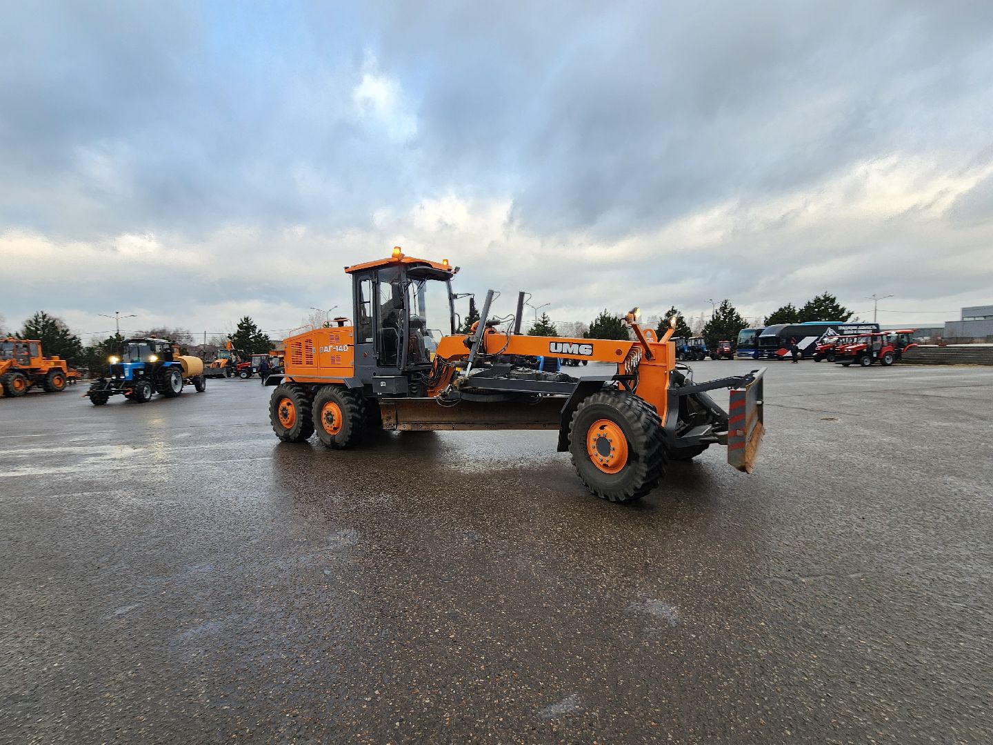 Чехов, уборочная техника, инвентарь, средства малой механизации, дворники, смотр, проверка, подготовка к весенне-летнему сезону, мбу чеховское благоустройство, глава округа михаил собакин,