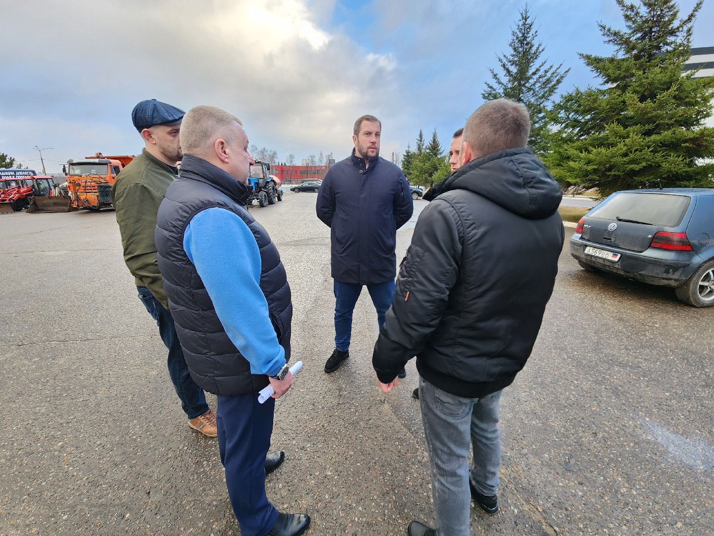 Чехов, уборочная техника, инвентарь, средства малой механизации, дворники, смотр, проверка, подготовка к весенне-летнему сезону, мбу чеховское благоустройство, глава округа михаил собакин,