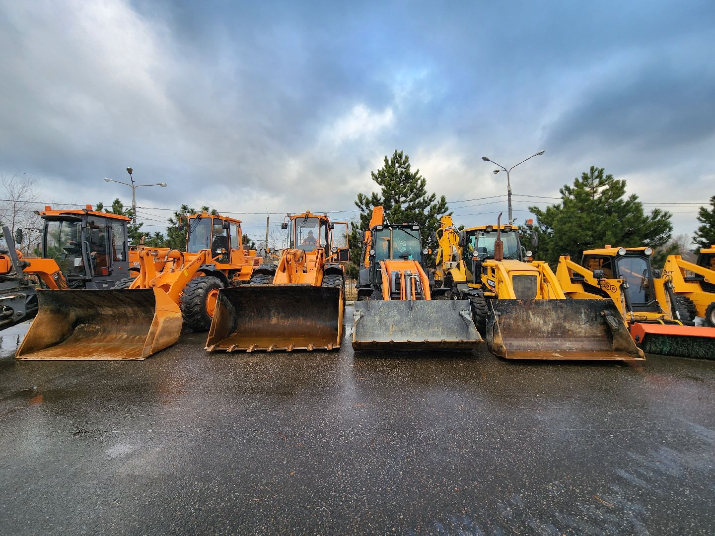 Чехов, уборочная техника, инвентарь, средства малой механизации, дворники, смотр, проверка, подготовка к весенне-летнему сезону, мбу чеховское благоустройство, глава округа михаил собакин,