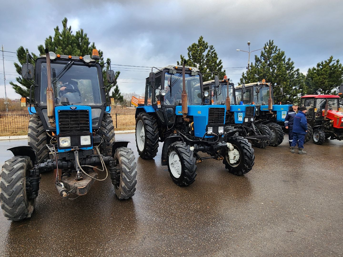 Чехов, уборочная техника, инвентарь, средства малой механизации, дворники, смотр, проверка, подготовка к весенне-летнему сезону, мбу чеховское благоустройство, глава округа михаил собакин,
