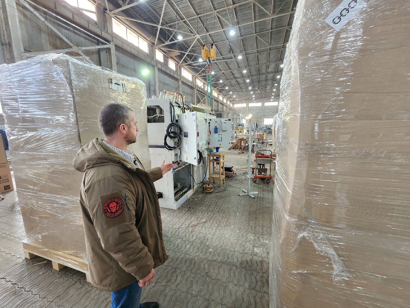 Чехов, деревня Люторецкое, завод Электрощит, производство, электротехническое оборудование, вводные распределительные устройства, новая партия, проверка, наладка, отгрузка и отправка,