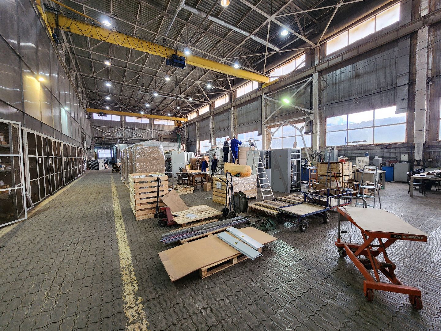 Чехов, деревня Люторецкое, завод Электрощит, производство, электротехническое оборудование, вводные распределительные устройства, новая партия, проверка, наладка, отгрузка и отправка,