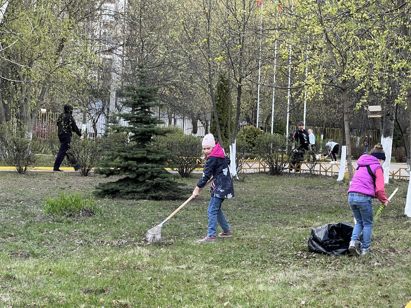 Химки, СОШ №18, школа, субботник, благоустройство, уборка