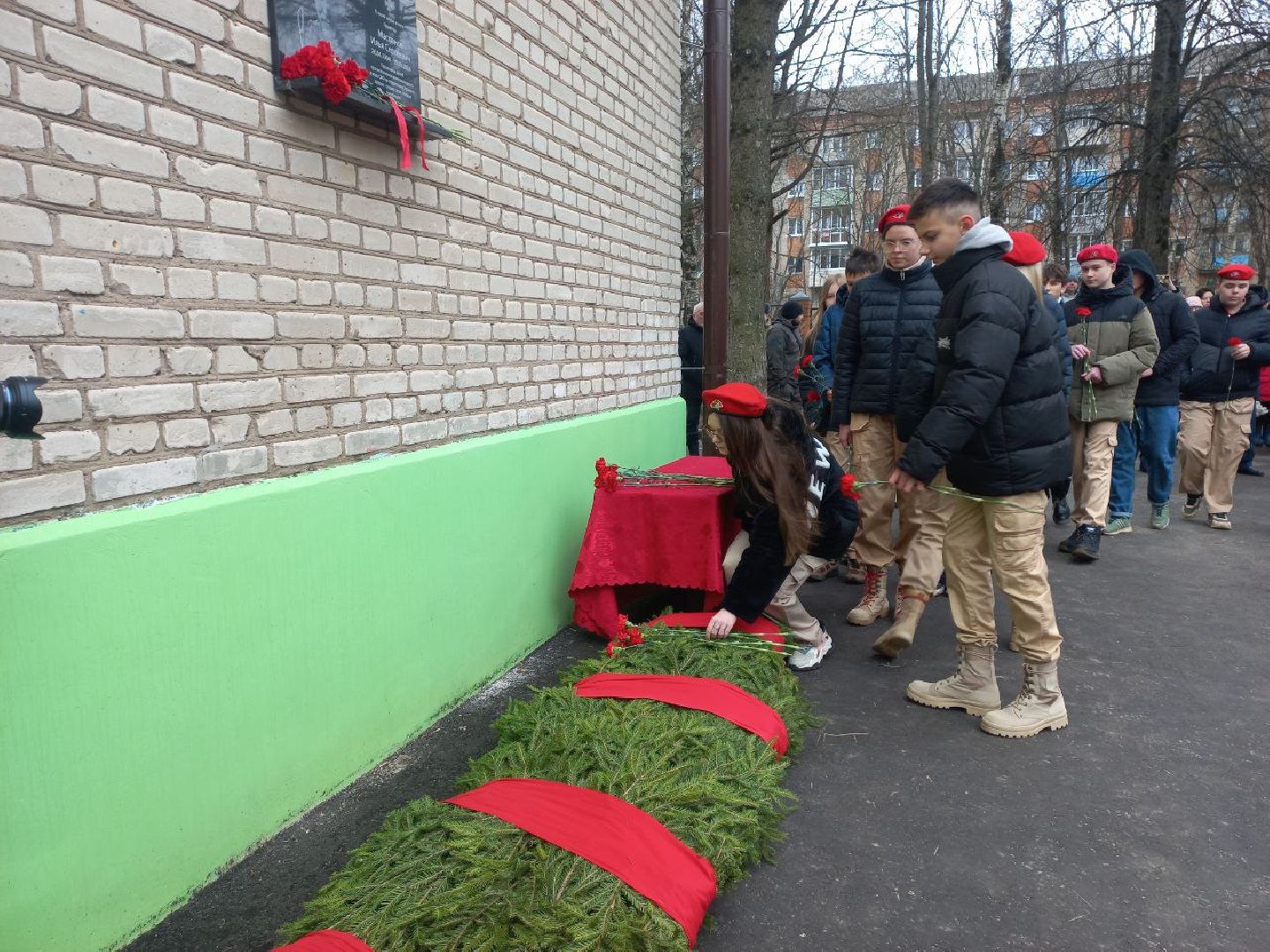 сергиев посад, гимназия 5, школа 29, герой сво, мемориальная доска, боевое братство,