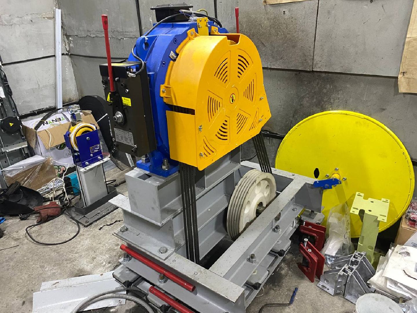 замена лифтов, новые лифты, замена лифтов в Оптическом переулке, замена лифтов в Красногорске,