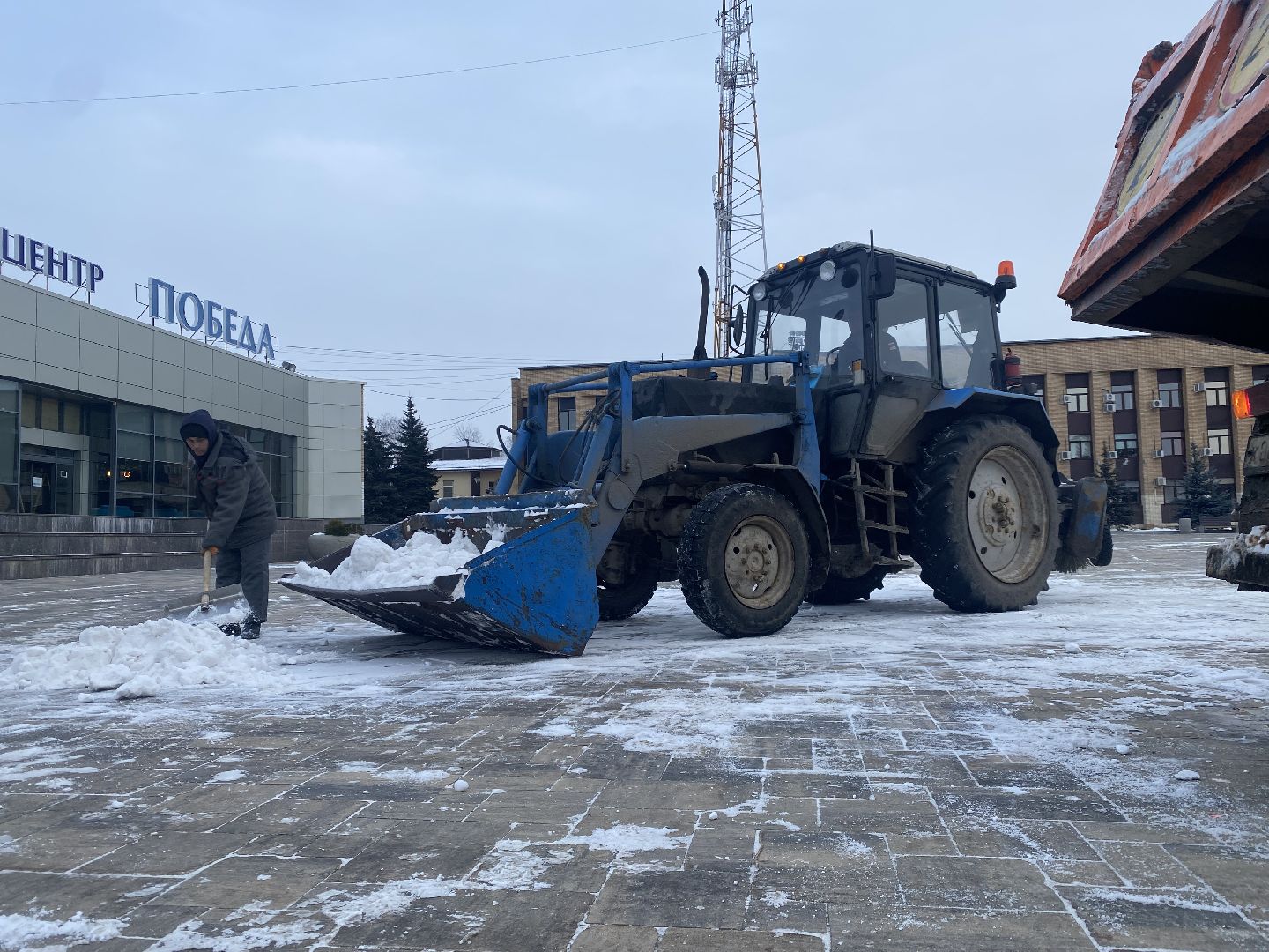 подмосковье, домодедово, снег, уборка снега, коммунальная служба,