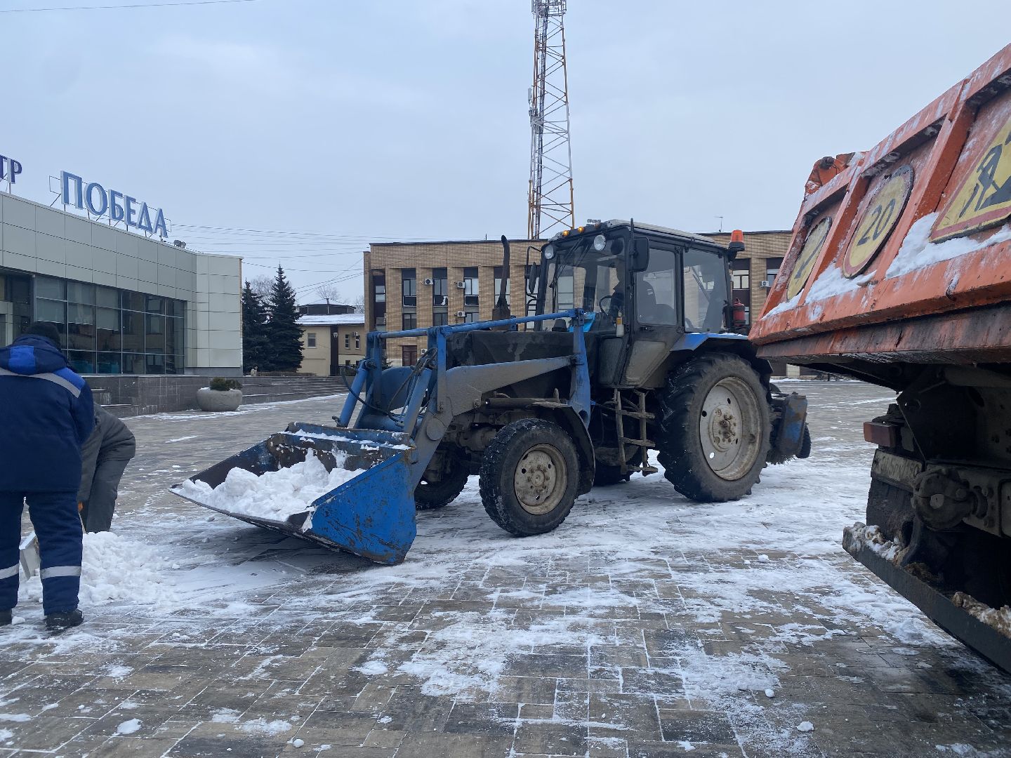 подмосковье, домодедово, снег, уборка снега, коммунальная служба,