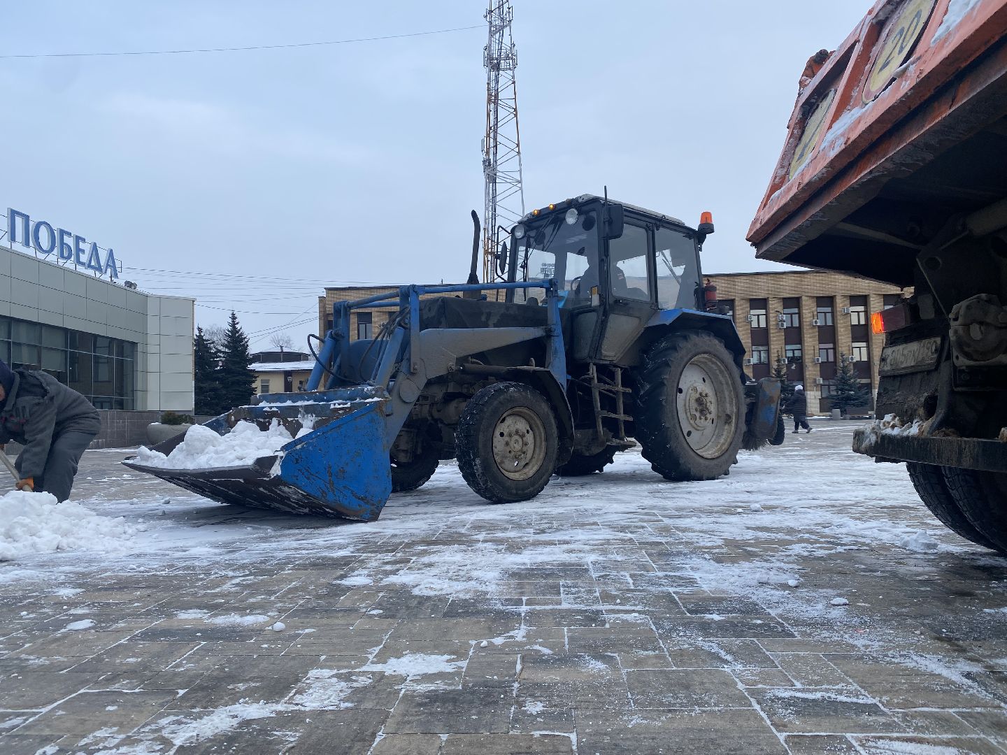 подмосковье, домодедово, снег, уборка снега, коммунальная служба,