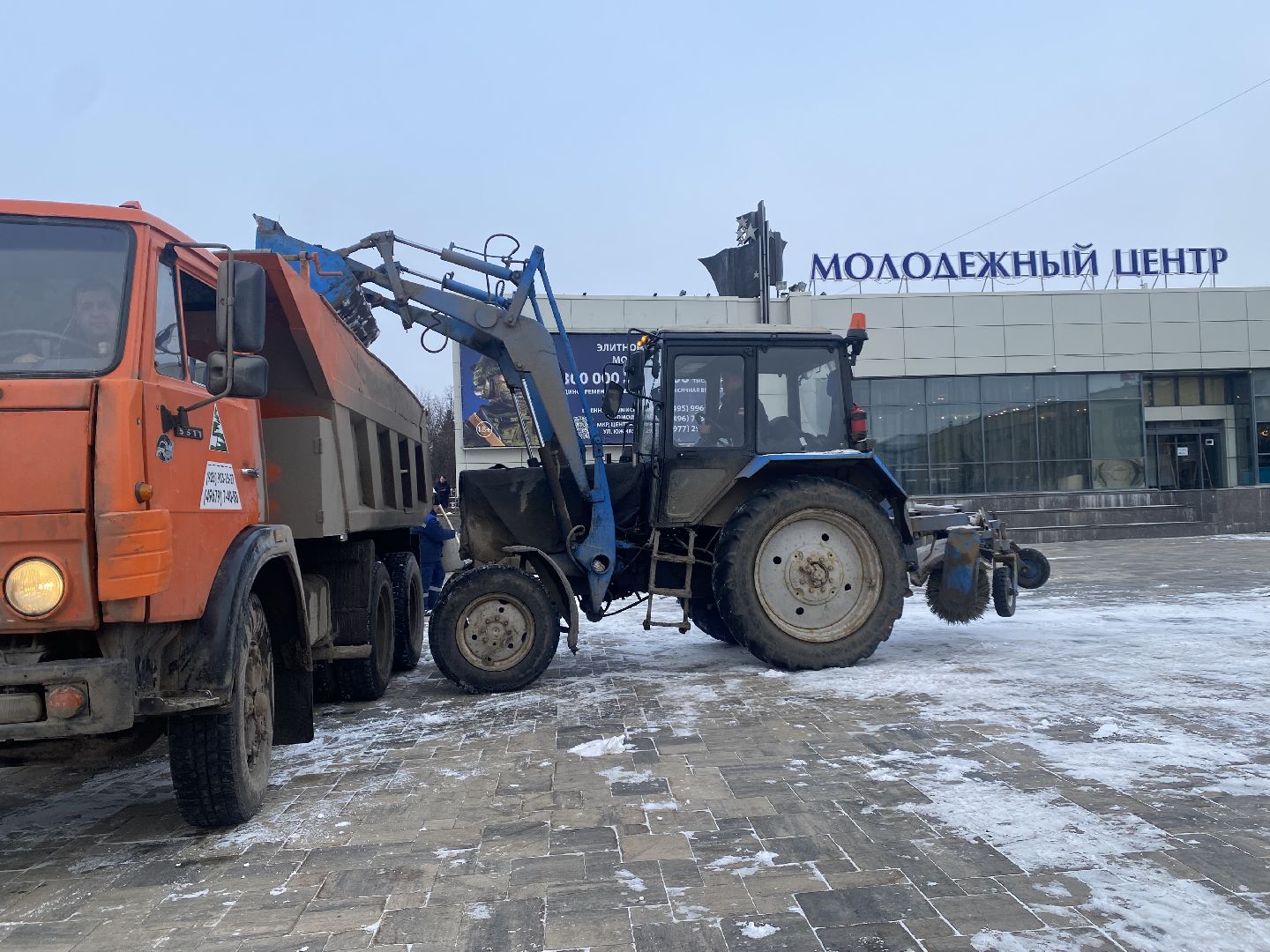 подмосковье, домодедово, снег, уборка снега, коммунальная служба,