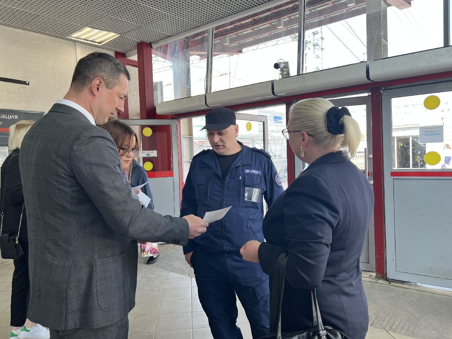 Химки, станция Химки, волонтеры, транспорт, железная дорога, безопасность