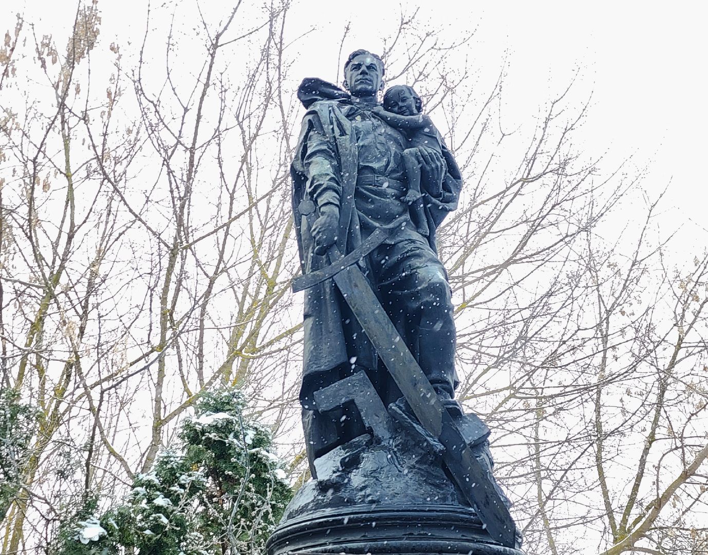 серпухов, подмосковье, воин-освободитель, вучетич,