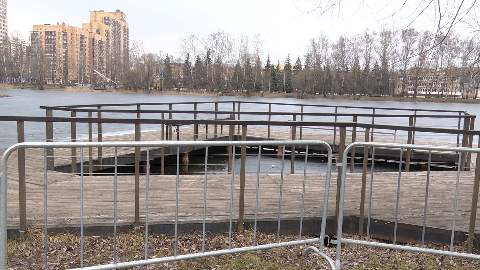 реутов, парк, фабричный пруд, лето, спасательная станция,дежурство,