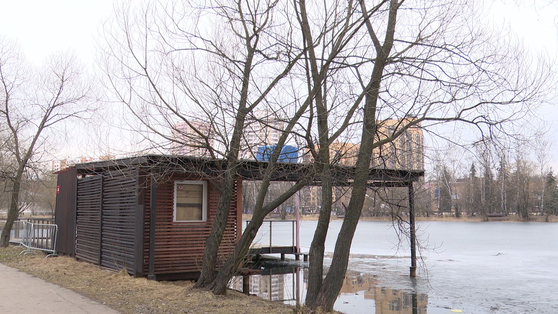 реутов, парк, фабричный пруд, лето, спасательная станция,дежурство,