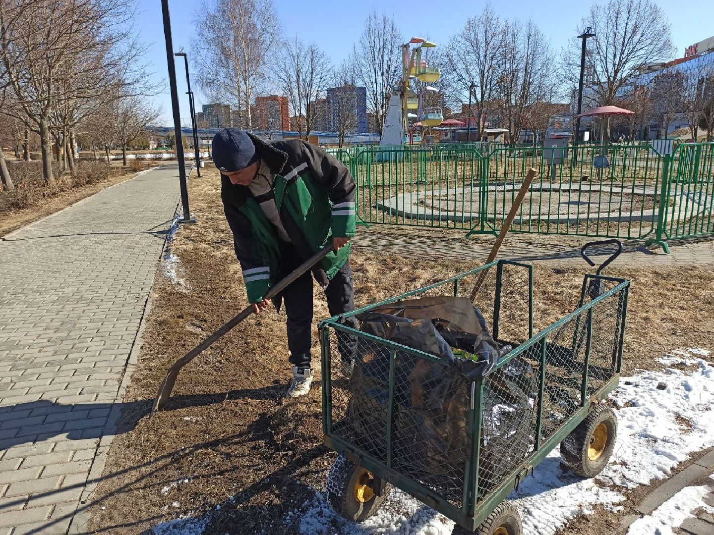дубна, уборка, уборка дворов, уборка детских площадок, уборка листьев, уборка парка,