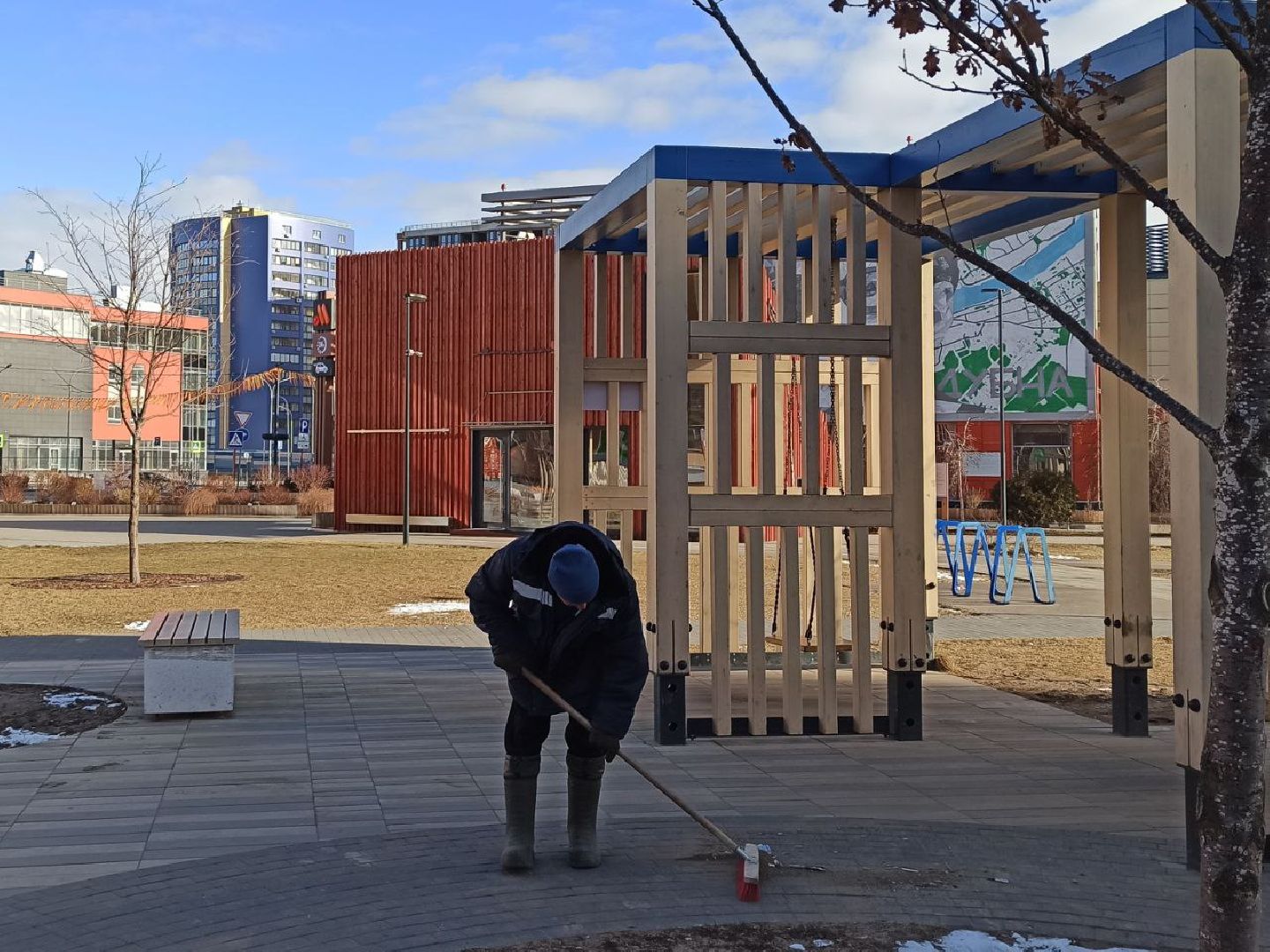 дубна, уборка, уборка дворов, уборка детских площадок, уборка листьев, уборка парка,