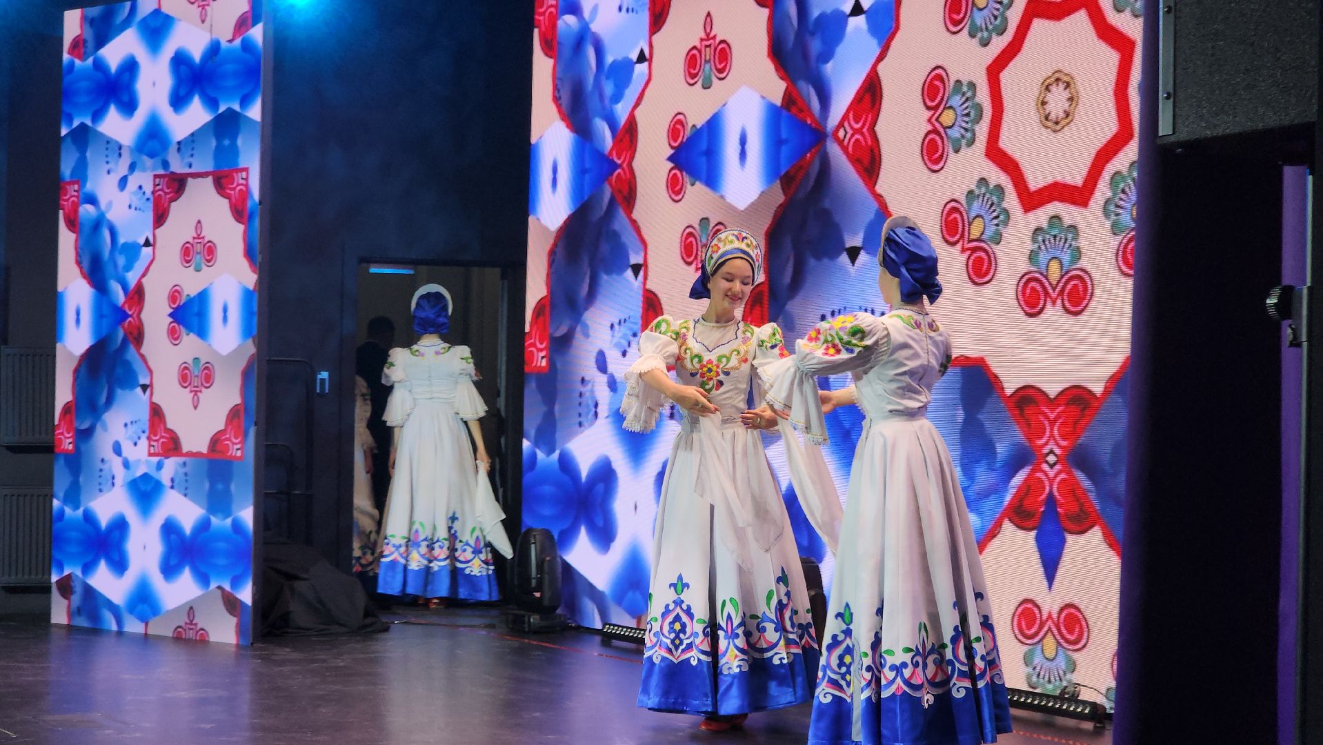 долгопрудный, физтех лицей, технопарк физтех-лицея, СУНЦ МГУ, светодиодное шоу, всероссийская олимпиада школьников,