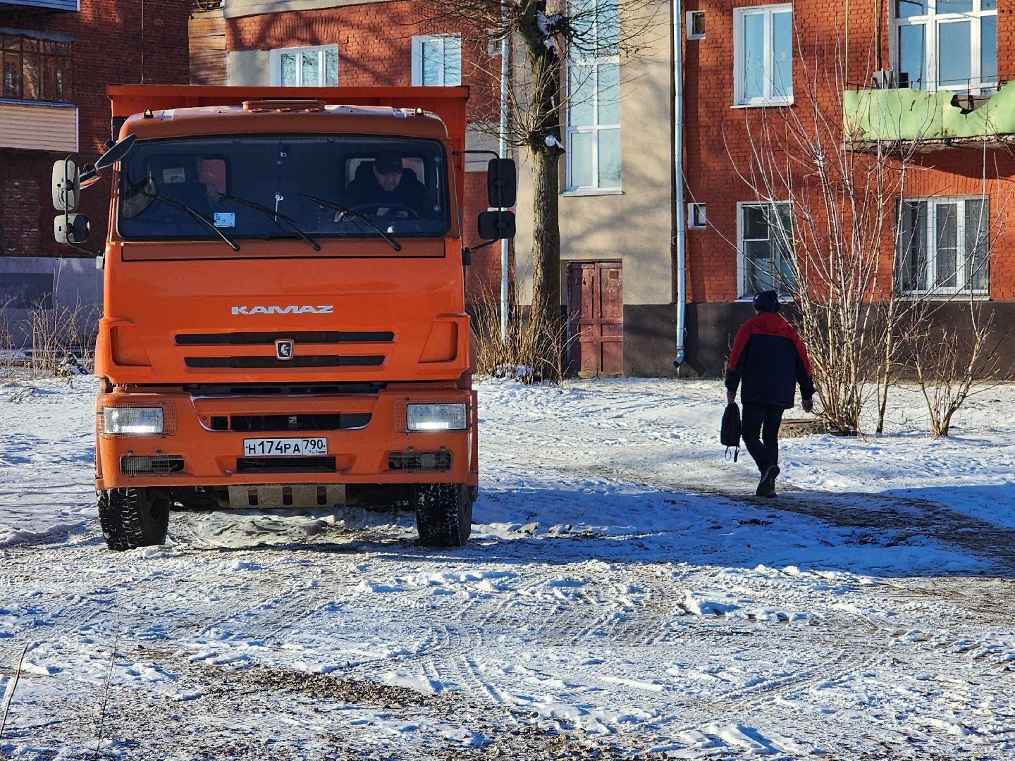 серпухов, улица кожевенная, комбинат благоустройства, месячник благоустройства, вертикалки,