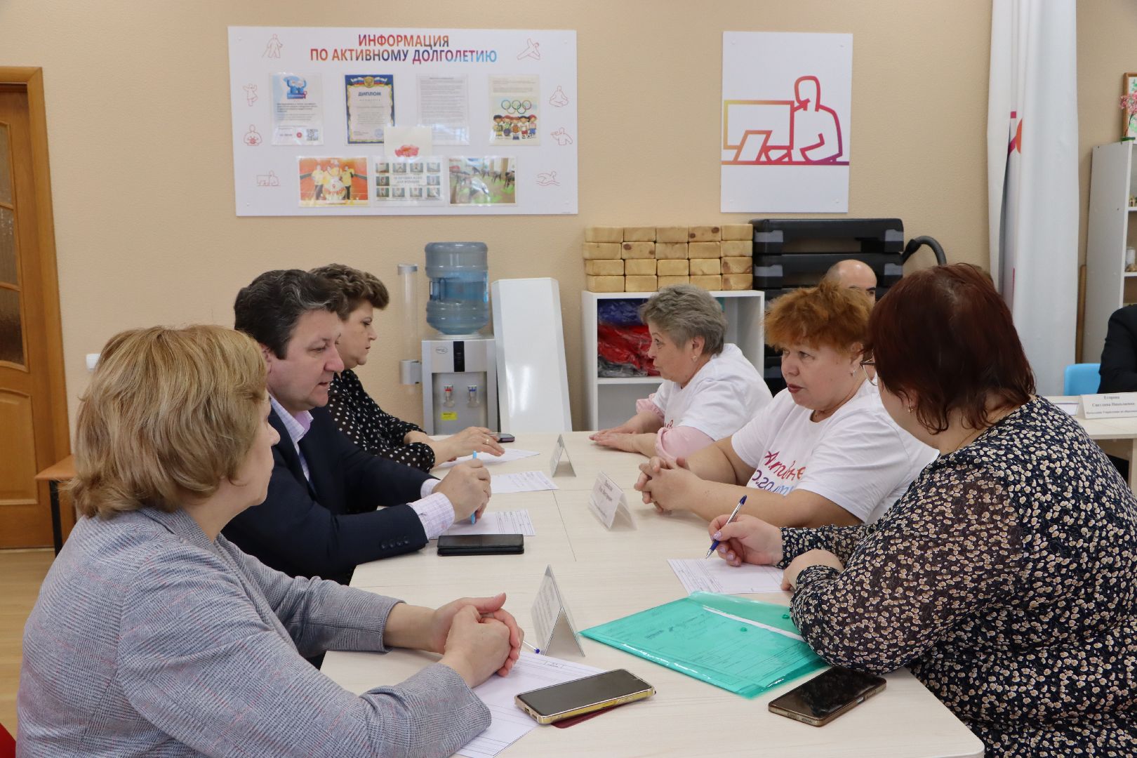 активное долголетие, серебряные пруды, выездная администрация, помещение для поделок,