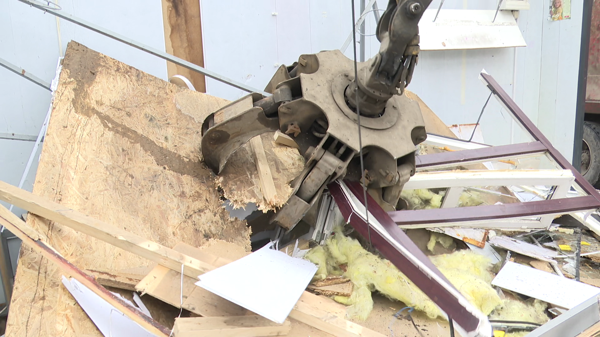 реутов, снос незаконный строений, торговые объекты, снос киоска,