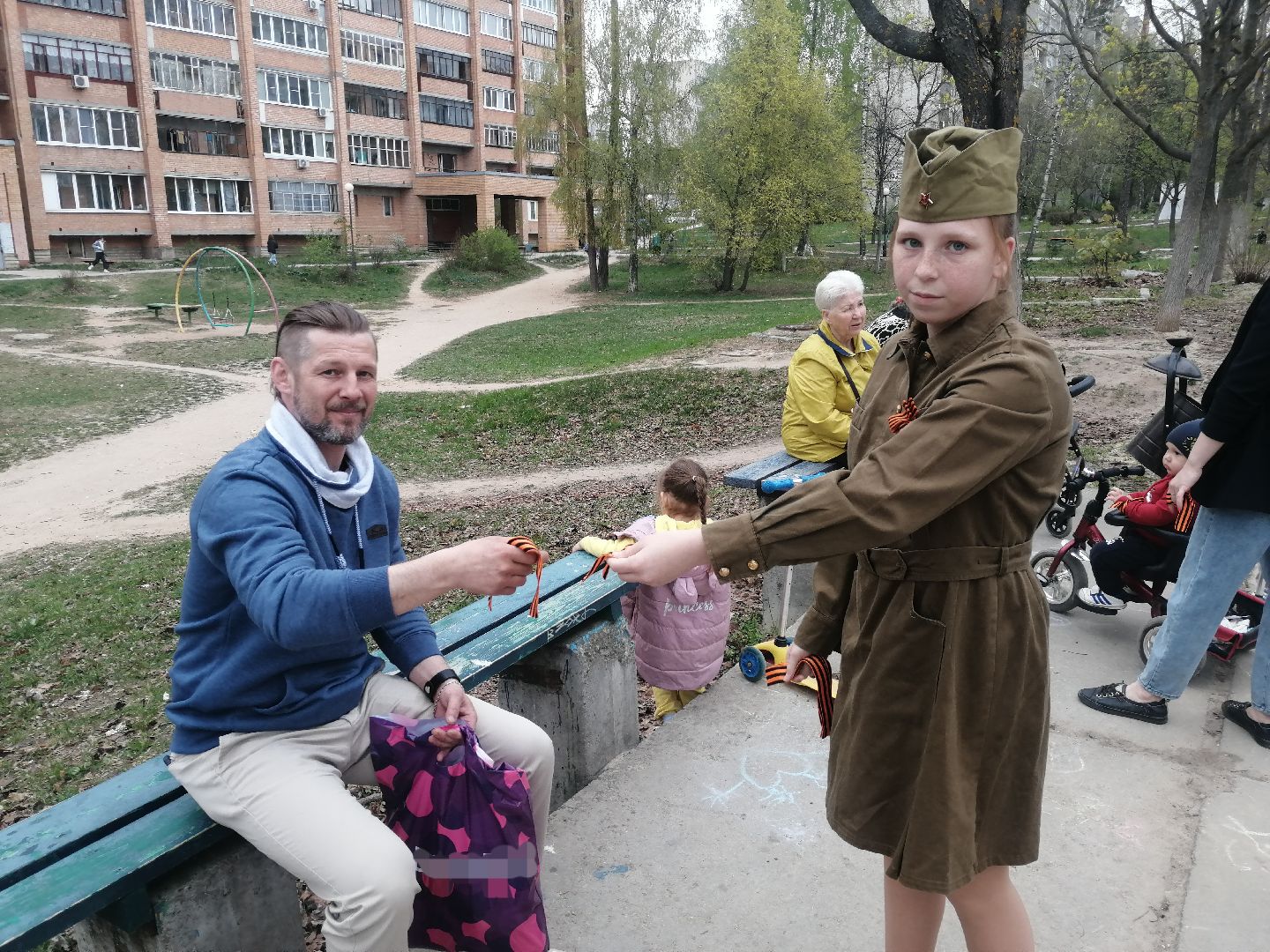 георгиевская ленточка, акция, День победы, Протвино, волонтеры