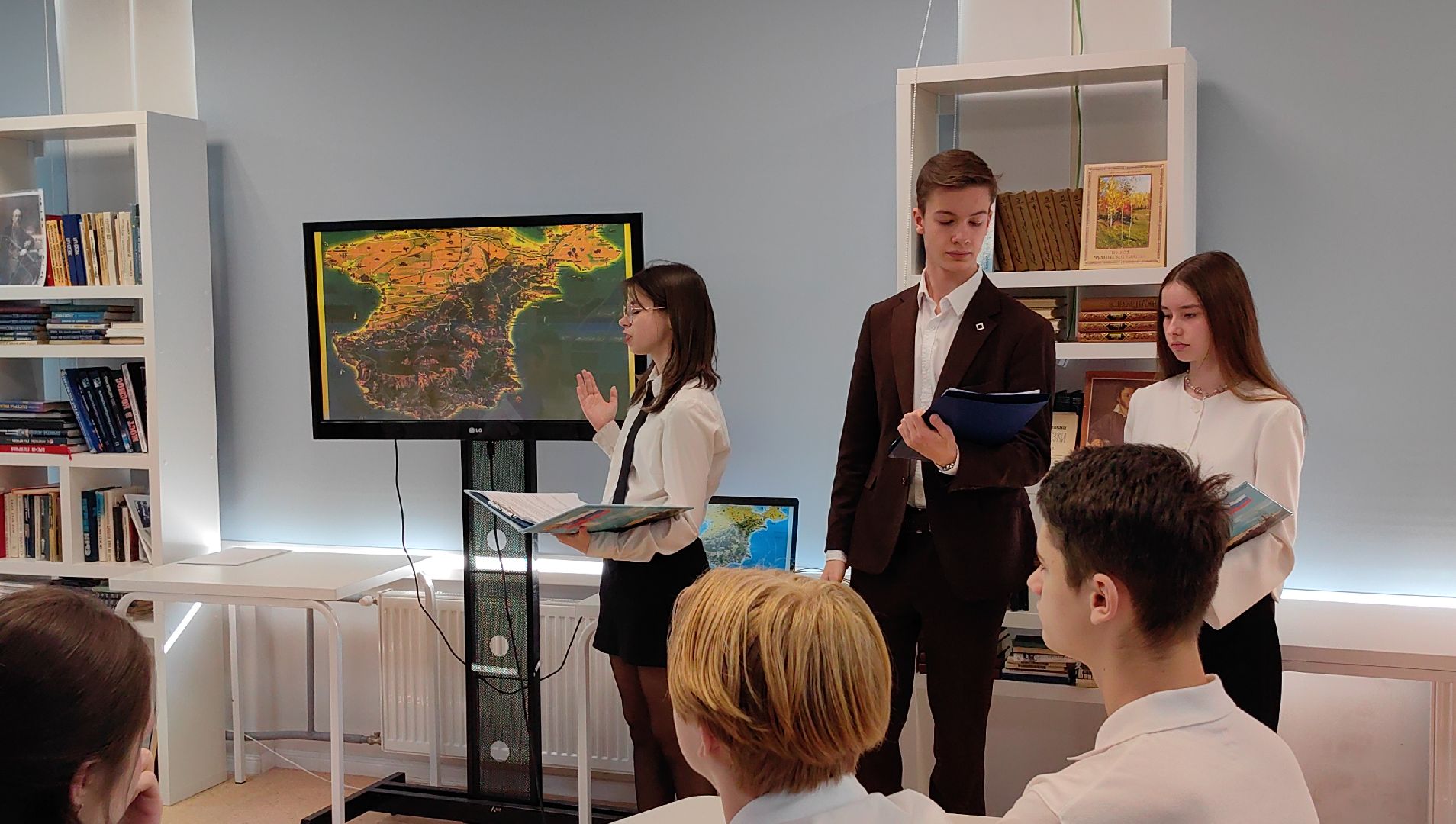 круглый стол, крым и россия, воссоединение, школа, учащиеся, история,