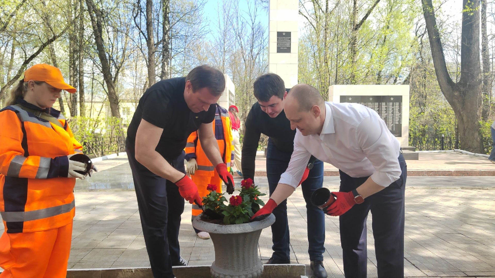 Пушкино, Мемориалы, юнармейцы, волонтеры, 9 мая, День Победы