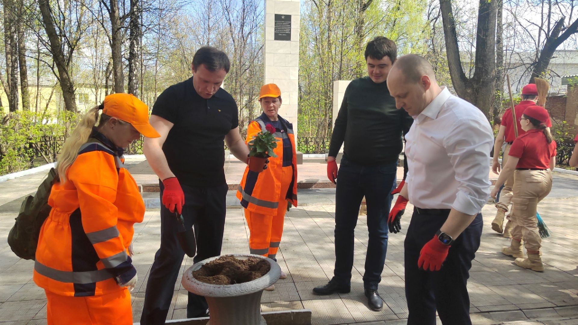 Пушкино, Мемориалы, юнармейцы, волонтеры, 9 мая, День Победы