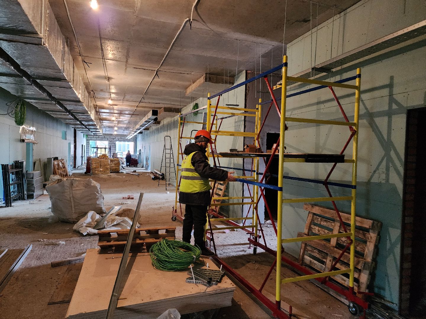 Чехов, улица Лопасненская, школа 3, пристройка на 200 мест, строительство,монтаж инженерных сетей, слаботочные системы, связь, безопасность, мультимедиа, лотки под кабель, слаботочные сети,