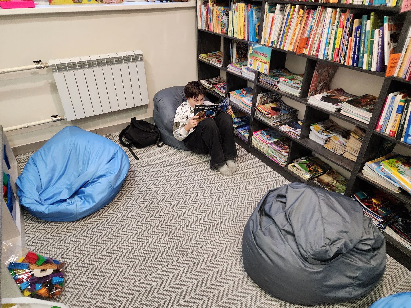 Чехов, улица Лопасненская 10, центральная библиотека, детский зал, красный уголок, мероприятия, мастер-классы, лекции, семинары, творческие вечера, викторины, игры, просмотры фильмов, модельная библиотека,