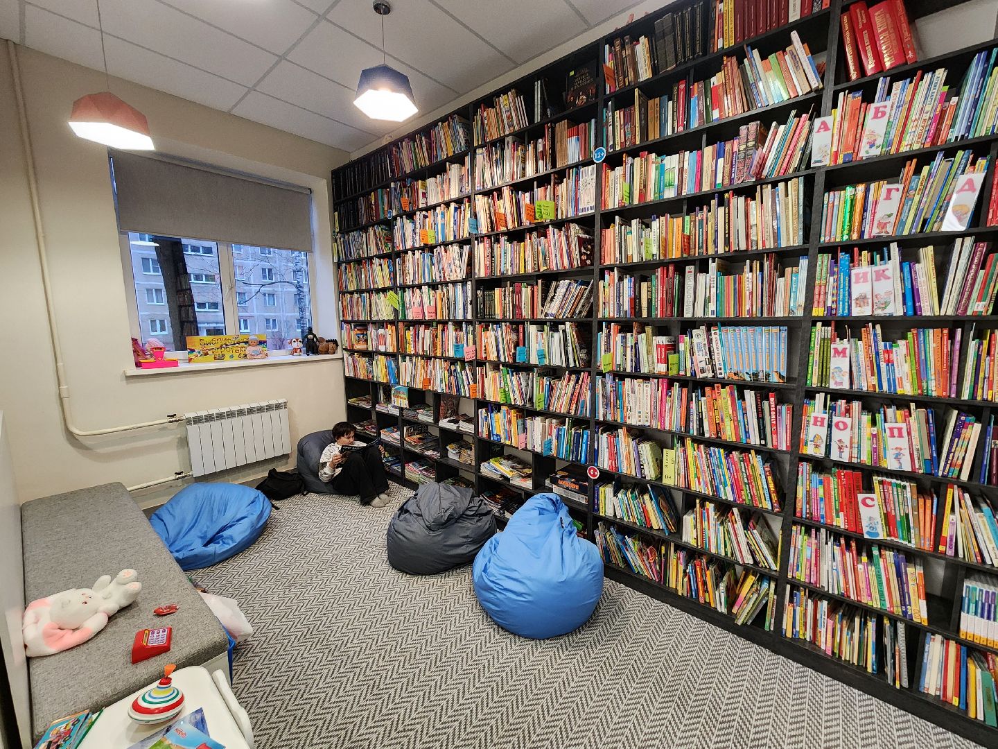 Чехов, улица Лопасненская 10, центральная библиотека, детский зал, красный уголок, мероприятия, мастер-классы, лекции, семинары, творческие вечера, викторины, игры, просмотры фильмов, модельная библиотека,
