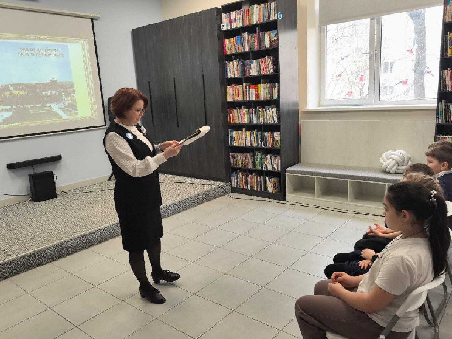 Чехов, улица Лопасненская 10, центральная библиотека, детский зал, красный уголок, мероприятия, мастер-классы, лекции, семинары, творческие вечера, викторины, игры, просмотры фильмов, модельная библиотека,