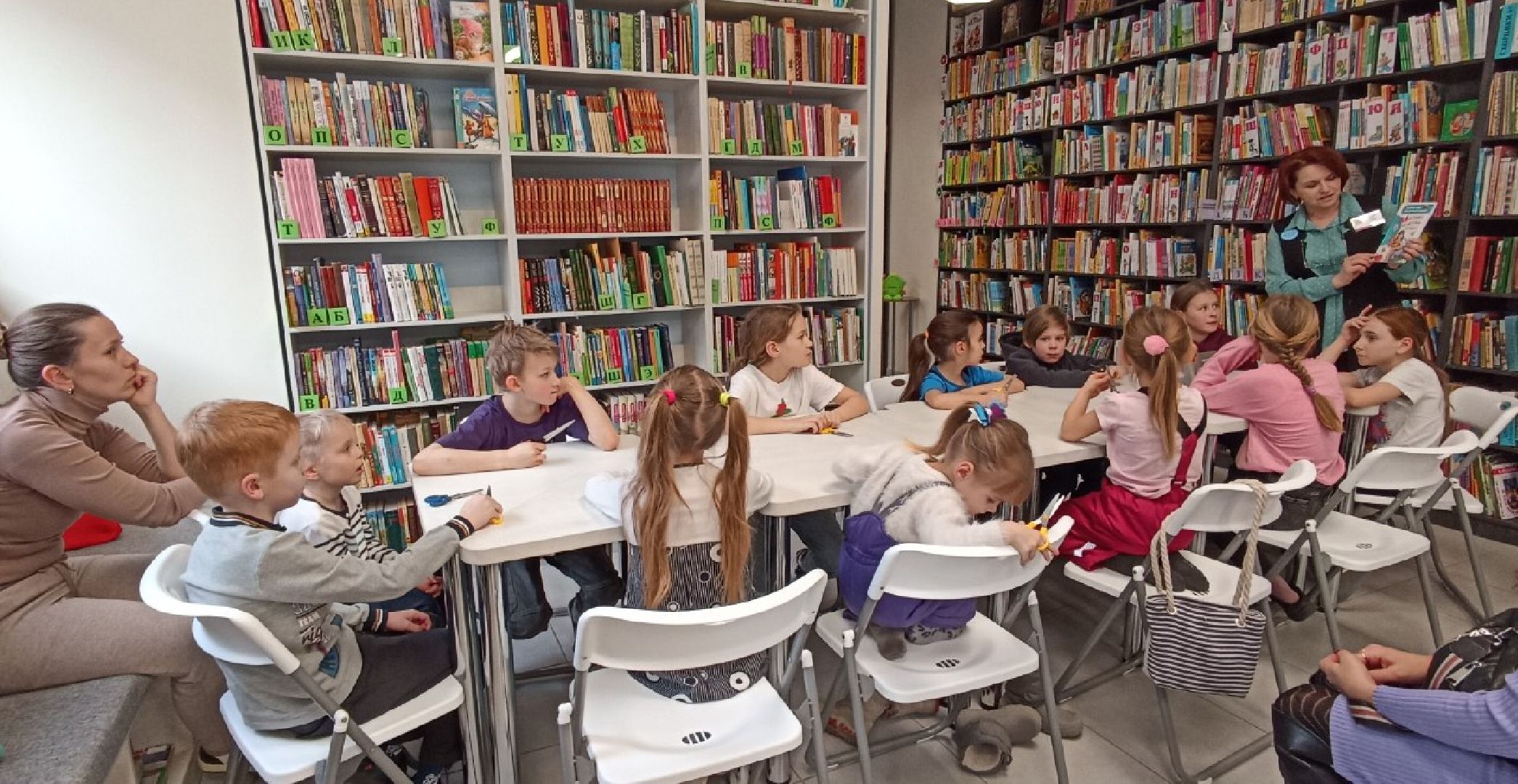 Чехов, улица Лопасненская 10, центральная библиотека, детский зал, красный уголок, мероприятия, мастер-классы, лекции, семинары, творческие вечера, викторины, игры, просмотры фильмов, модельная библиотека,