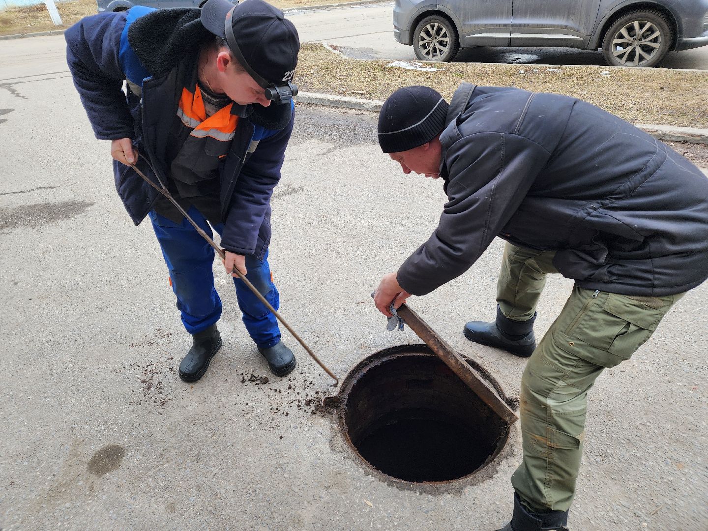 Чехов, улица Весенняя 20, жилой дом, подвал, подтопления, засор канализации, протечка трубы ГВС, устранение проблемы, управляющая компания, мбу чеховское благоустройство, просушка подвала, дезинфекция, вертикалки,