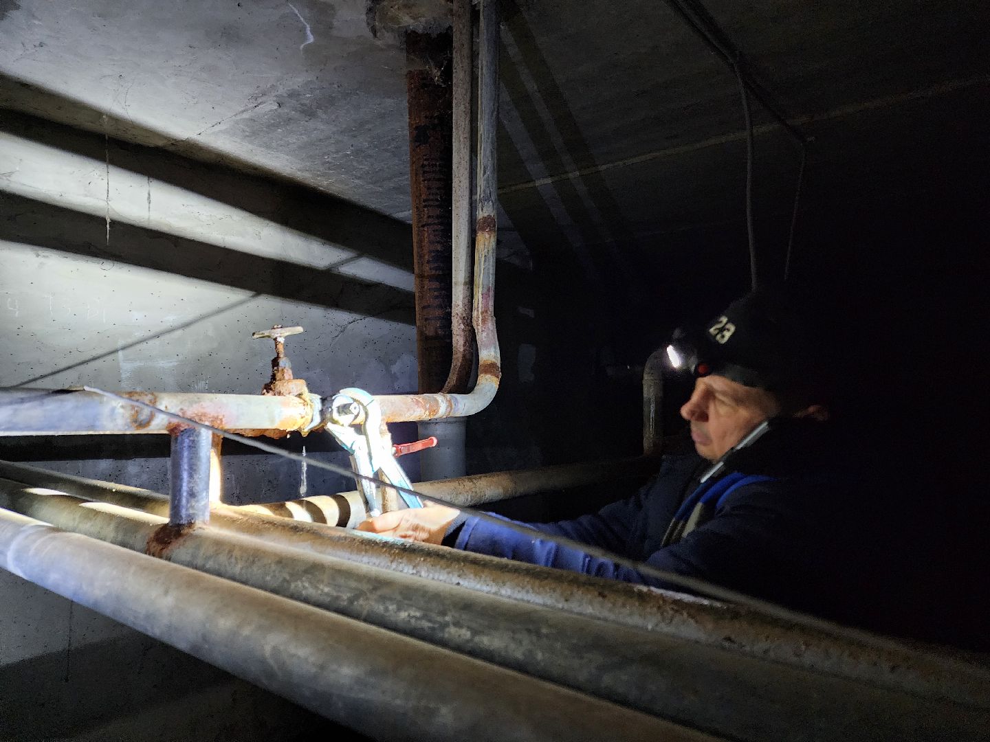 Чехов, улица Весенняя 20, жилой дом, подвал, подтопления, засор канализации, протечка трубы ГВС, устранение проблемы, управляющая компания, мбу чеховское благоустройство, просушка подвала, дезинфекция, вертикалки,