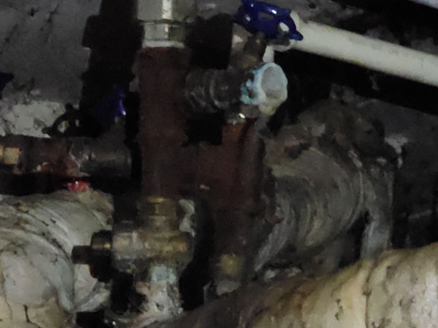 Чехов, Вишневый бульвар 4а, жилой дом, подтопление подвала, протечка, грунтовые воды, засор канализации, запахи канализации, комары, сырость, устранение проблемы, откачка воды, просушка, дезинфекция,