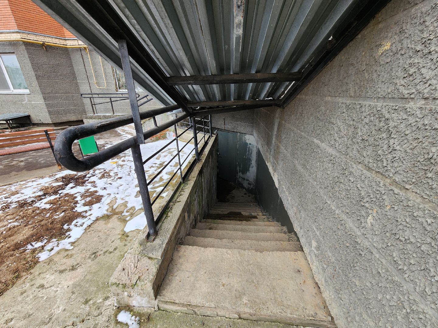 Чехов, Вишневый бульвар 4а, жилой дом, подтопление подвала, протечка, грунтовые воды, засор канализации, запахи канализации, комары, сырость, устранение проблемы, откачка воды, просушка, дезинфекция,