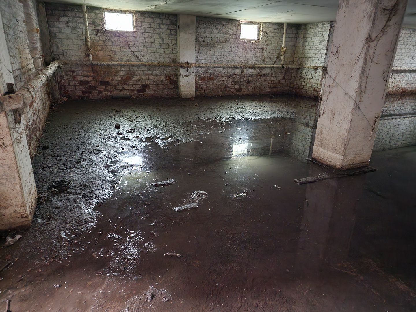 Чехов, Вишневый бульвар 4а, жилой дом, подтопление подвала, протечка, грунтовые воды, засор канализации, запахи канализации, комары, сырость, устранение проблемы, откачка воды, просушка, дезинфекция,