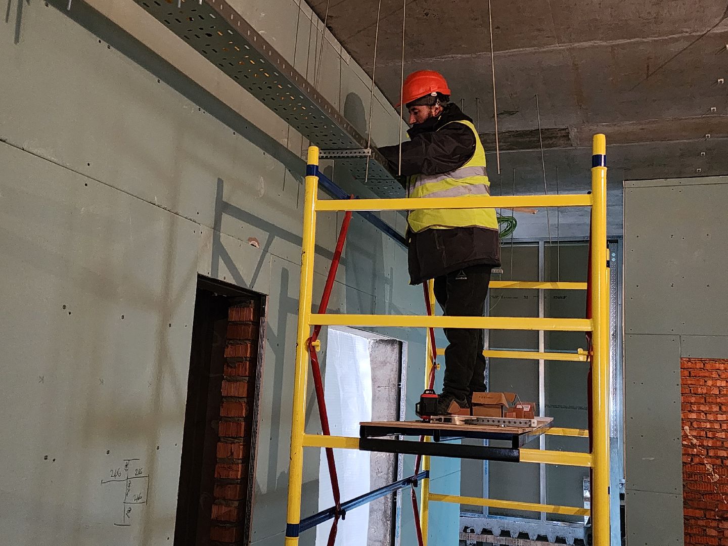 Чехов, улица лопасненская, школа 3, пристройка на 200 мест, строительство, комиссия, проверка, инспекция, сроки и качество работ, объем работ, глава округа михаил собакин,