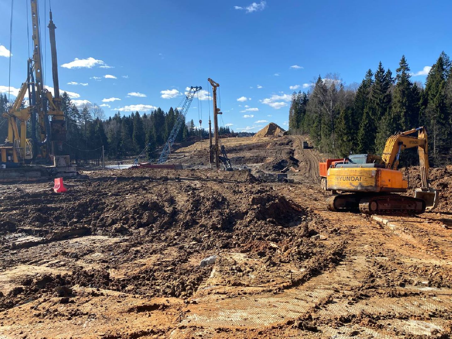 строительство в Красногрске, дублел пятницкого шоссе, строительство дороги,