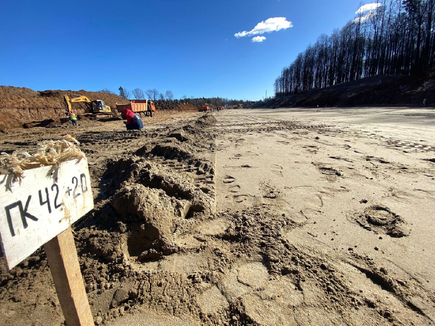 строительство в Красногрске, дублел пятницкого шоссе, строительство дороги,