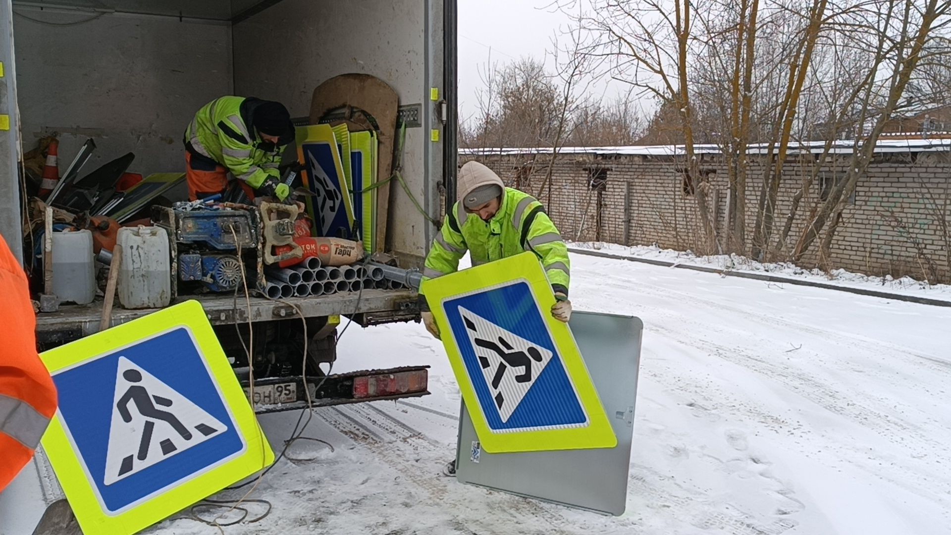 дорожные знаки, пешеходный переход, щёлково, установка новых знаков,
