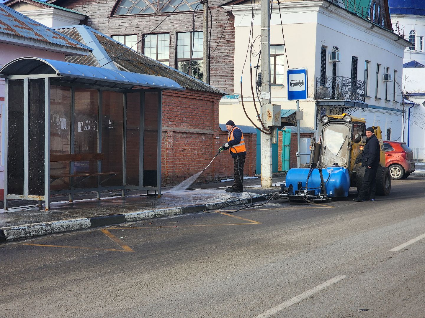 Зарайск, весенне-летняя уборка, мойка остановок,