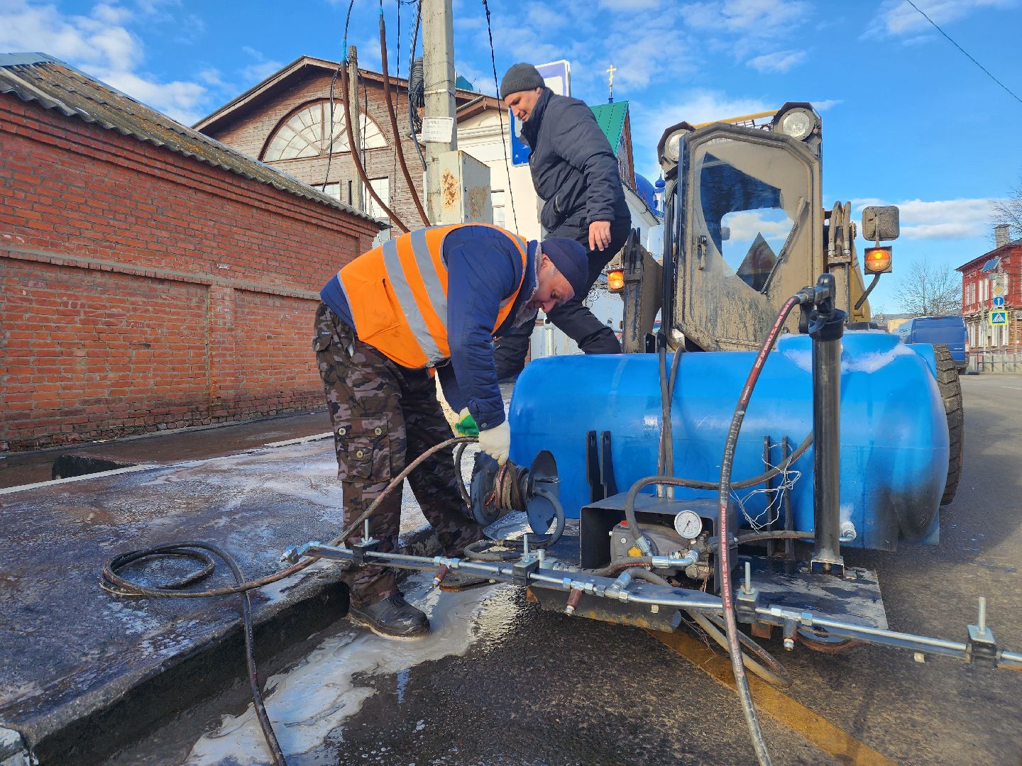Зарайск, весенне-летняя уборка, мойка остановок,