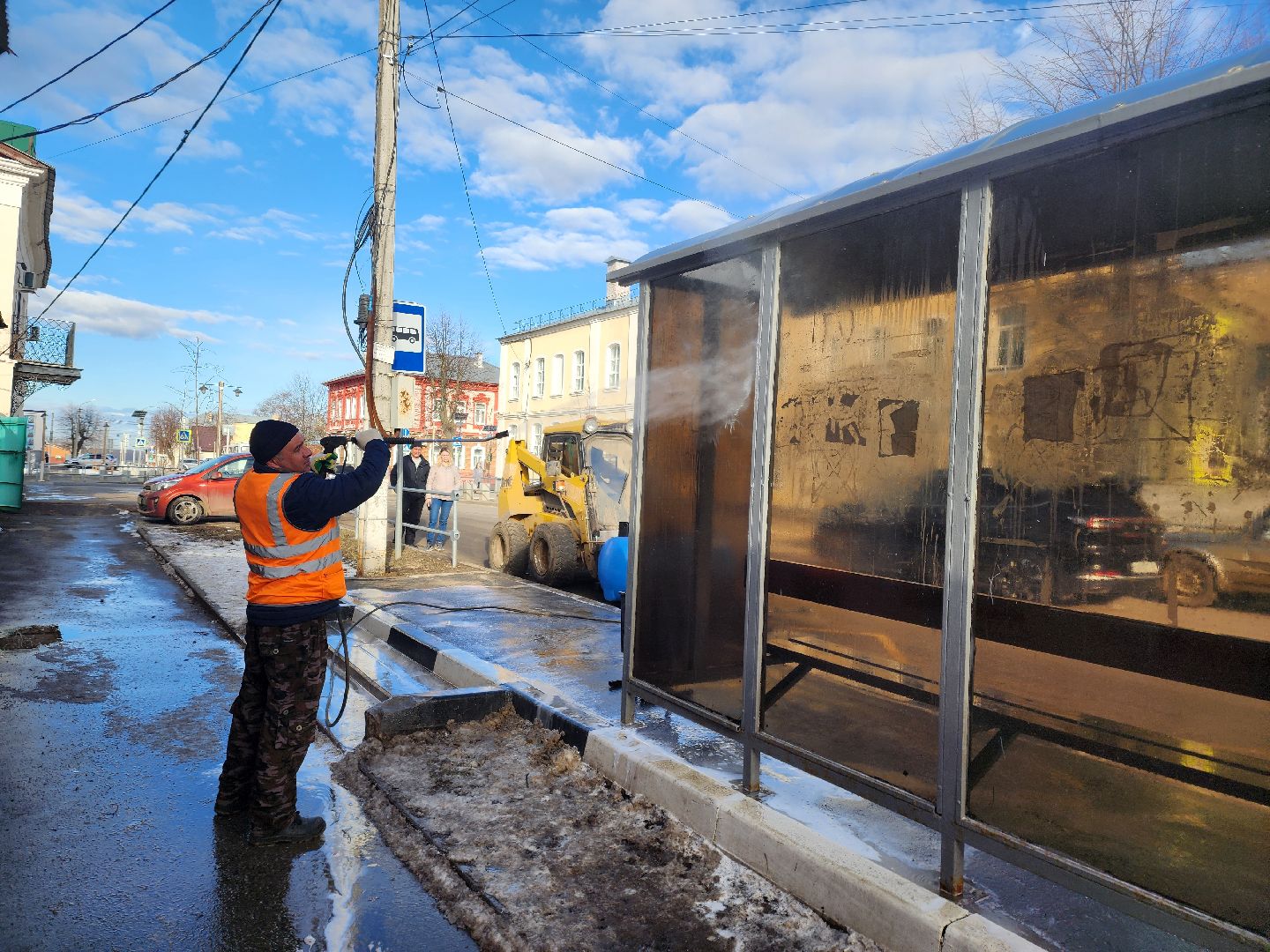 Зарайск, весенне-летняя уборка, мойка остановок,