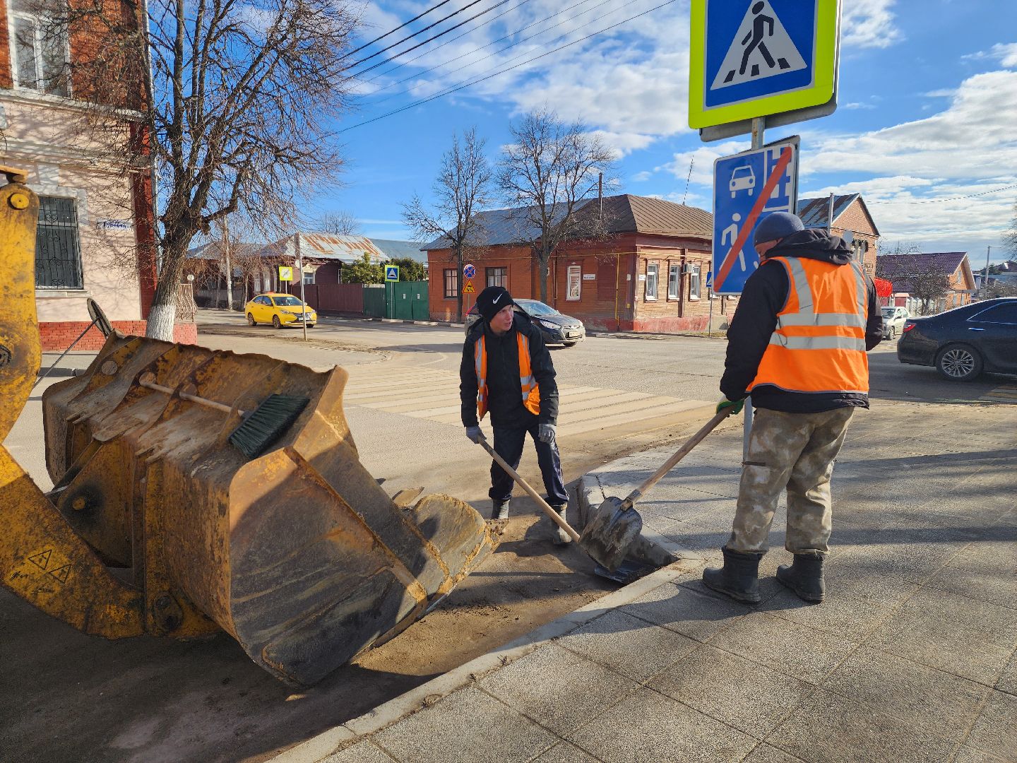 зарайск, дороги, весенняя уборка, уборка улиц Зарайска,