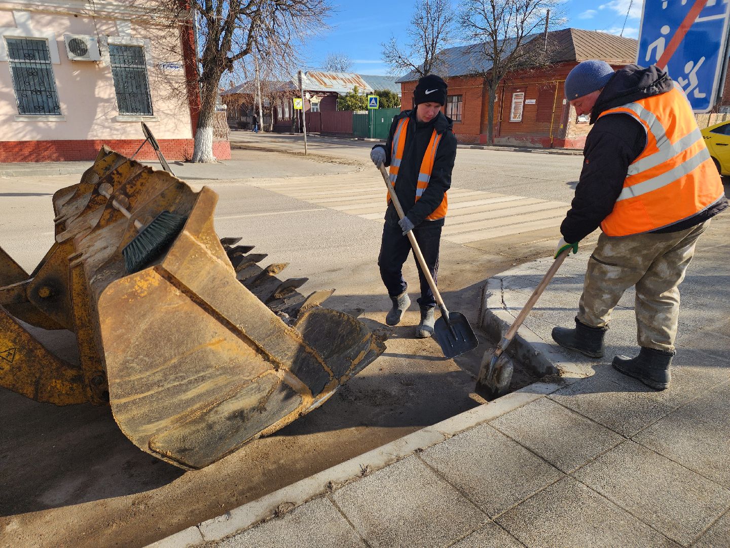 зарайск, дороги, весенняя уборка, уборка улиц Зарайска,