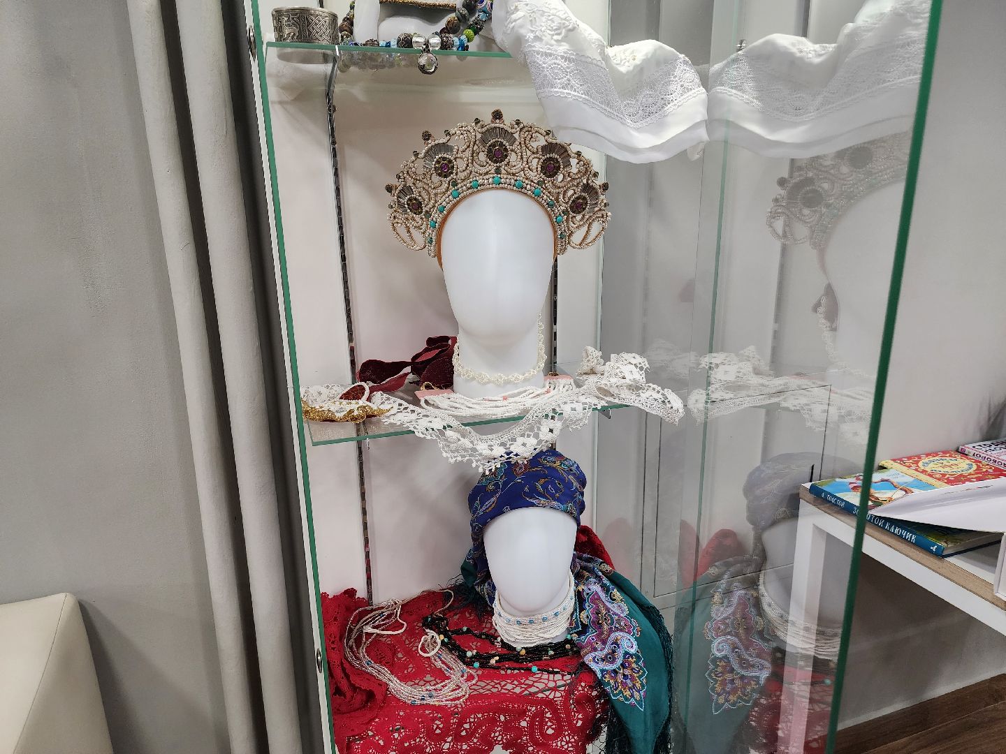 долгопрудный, центральная библиотека, модельная библиотека, x-легион, кинологи, историческая реконструкция, кокошник, икона, шейный платок,