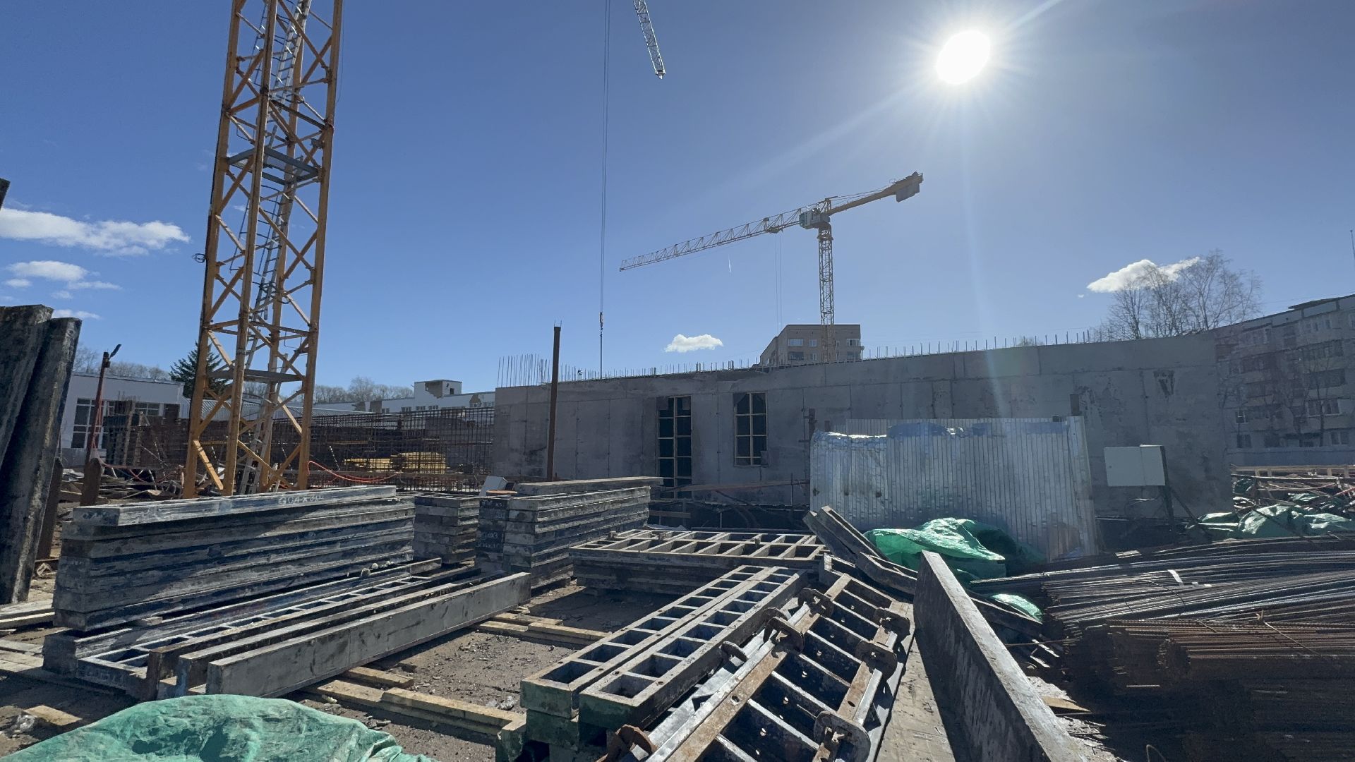 солнечногорск, пристройка к школе, гимназия, рабочие, ученики,