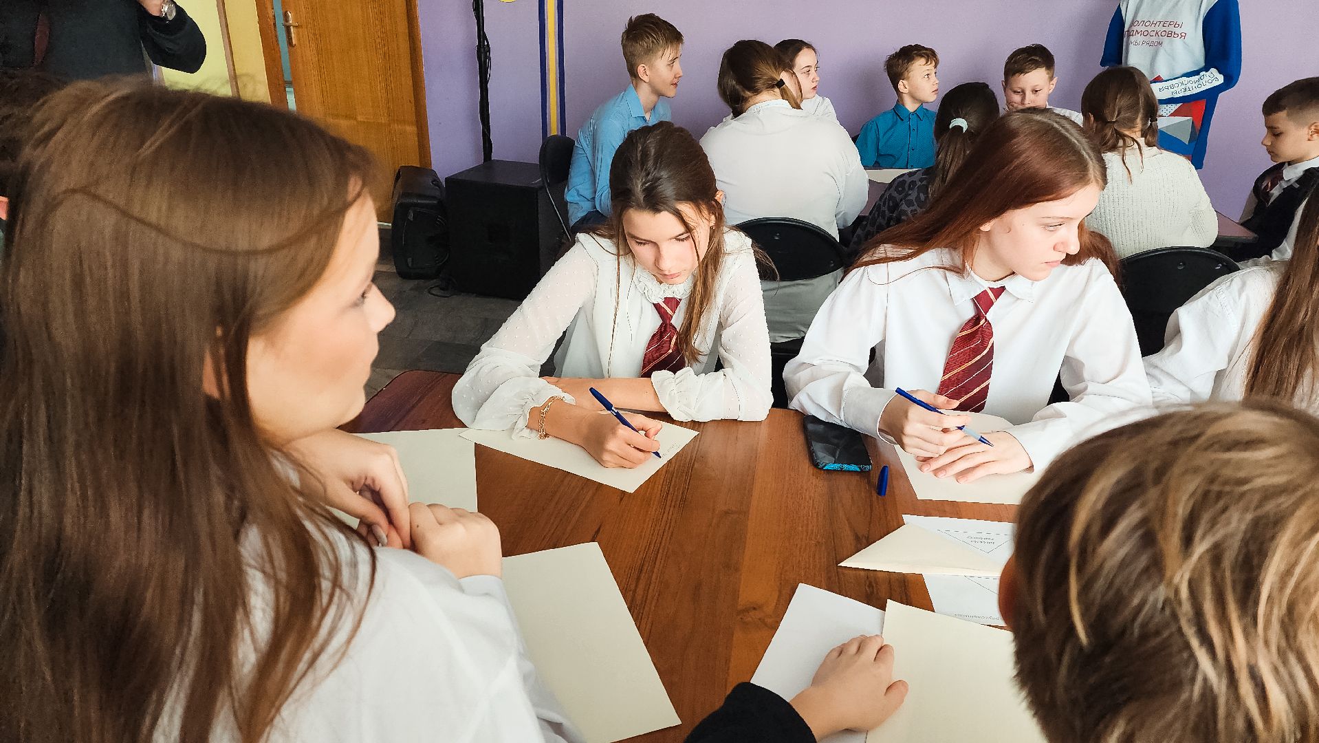 дзержинский, дк вертикаль, письма солдатам, сво, гуманитаная помощь, школьники,