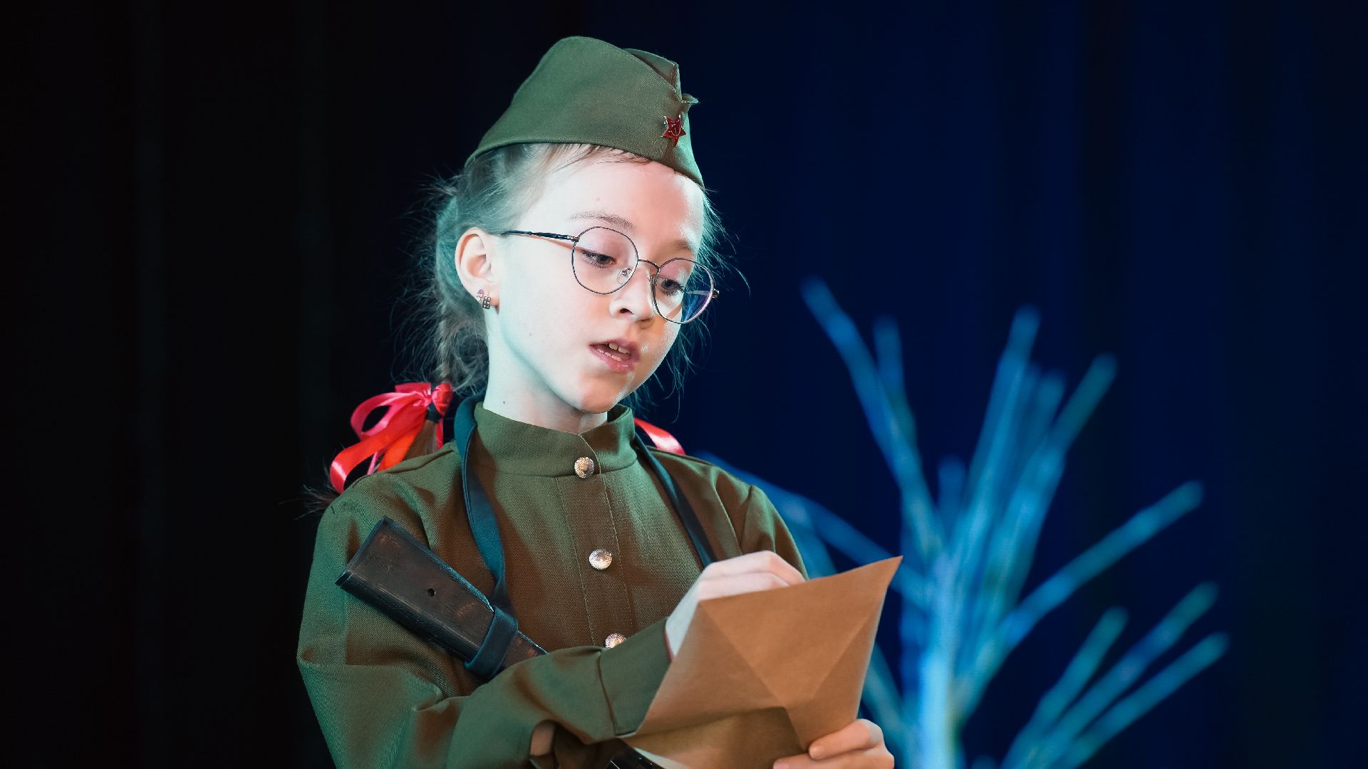 дзержинский, дк вертикаль, письма солдатам, сво, гуманитаная помощь, школьники,